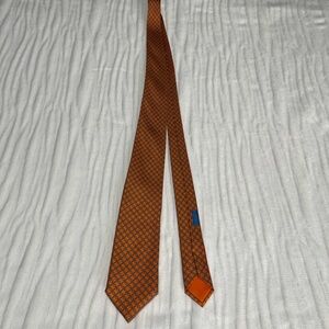 Silk tie